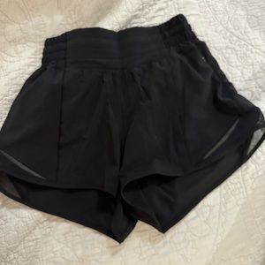 lululemon hotty hot 2.5 inch high rise black